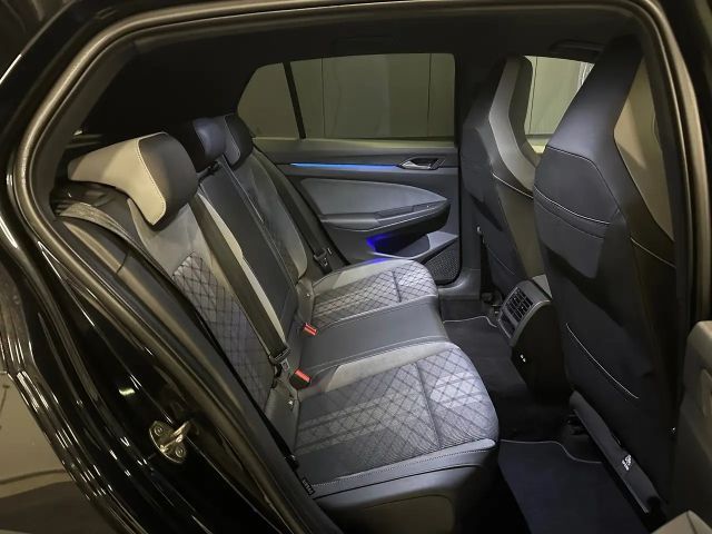 Volkswagen Golf 1.5 TSI R-Line