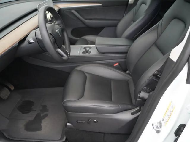 Tesla Model Y AWD Long Range