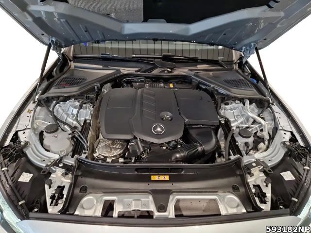 Mercedes-Benz E 220 AMG Line E 220 d Sedan