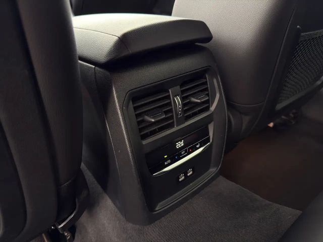 BMW 330 330e M-Sport Touring