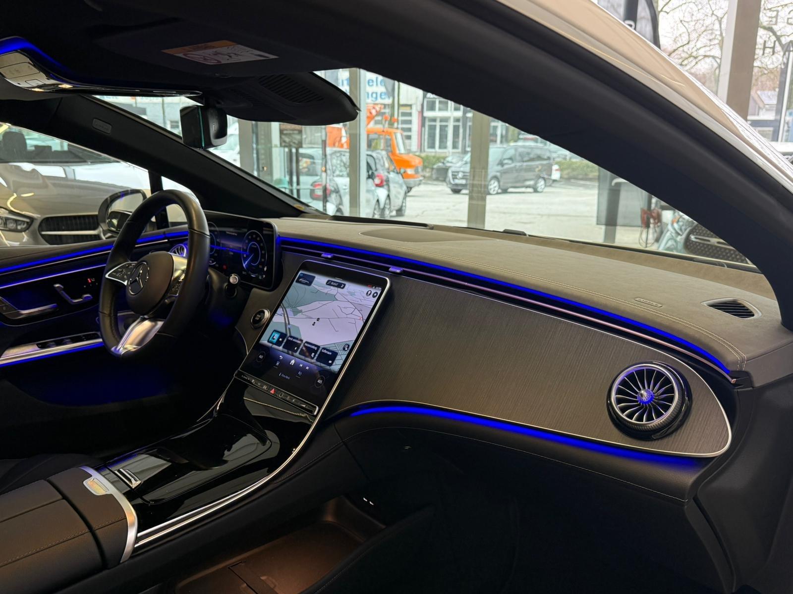 Mercedes-Benz EQE 300 Sedan