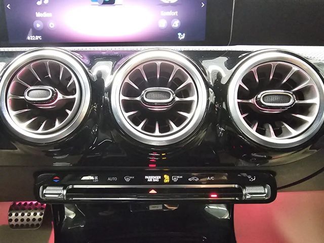 Mercedes-Benz CLA 180 AMG Line