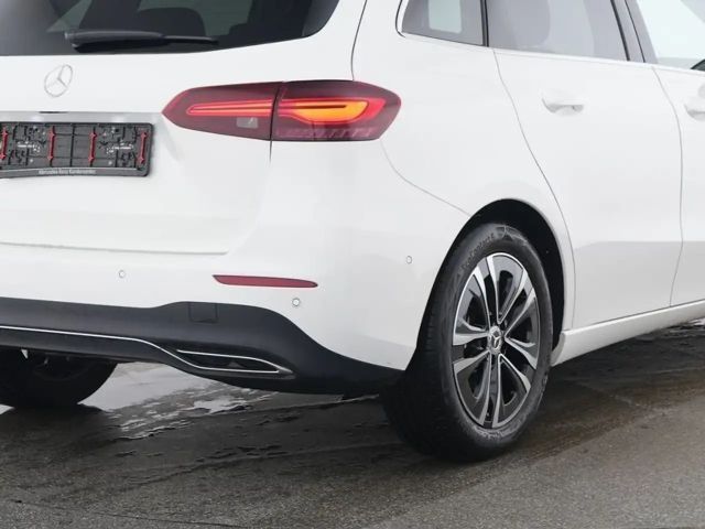 Mercedes-Benz B 200 Progressive Sedan