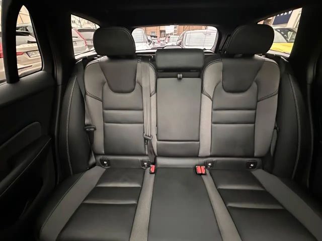 Volvo V60 AWD Dark Plus T6