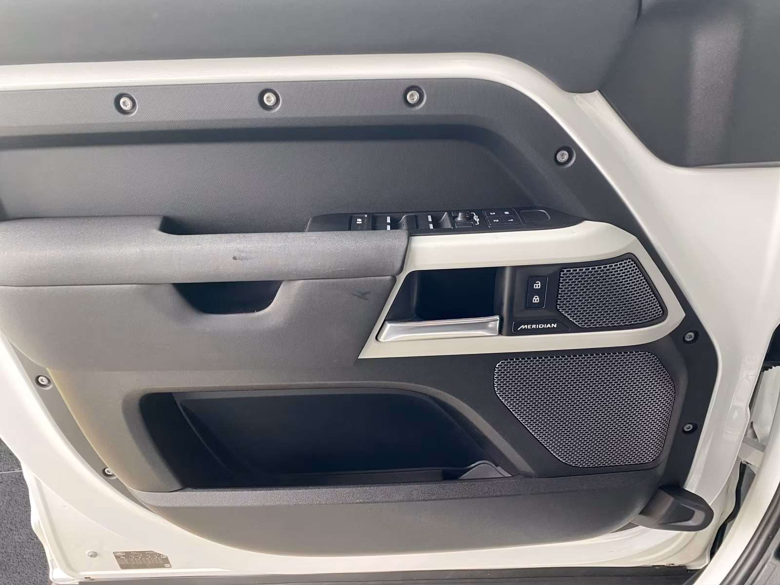 Land Rover Defender 3.0 110 D200 SE