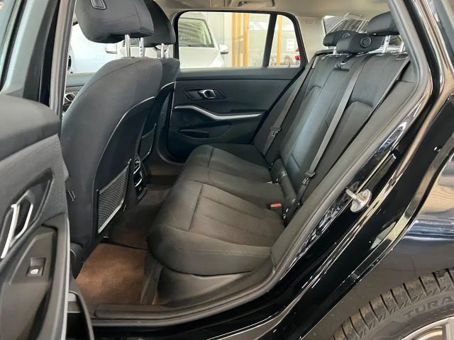 BMW 320 320d Touring xDrive