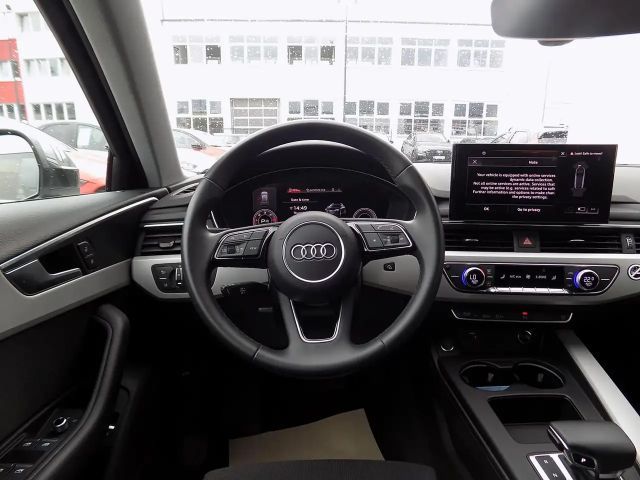 Audi A4 30 TDI Avant S-Line