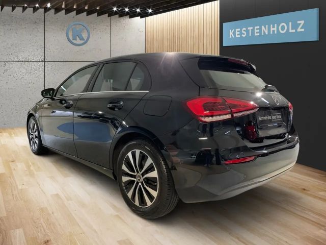Mercedes-Benz A 220 A 220 d Style