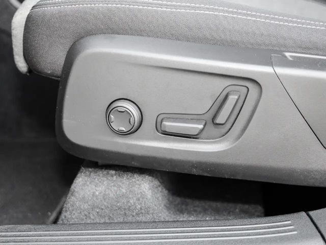 Volvo XC40 Dark Plus