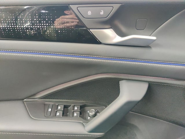 Volkswagen Tiguan 2.0 TSI R-Line Style