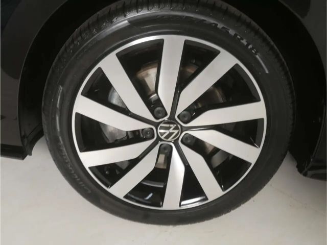 Volkswagen Touran 1.5 TSI DSG R-Line