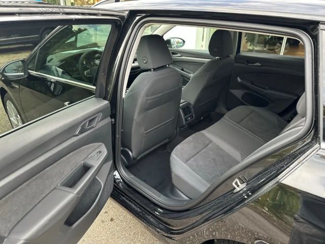 Volkswagen Golf 2.0 TDI DSG Style Variant