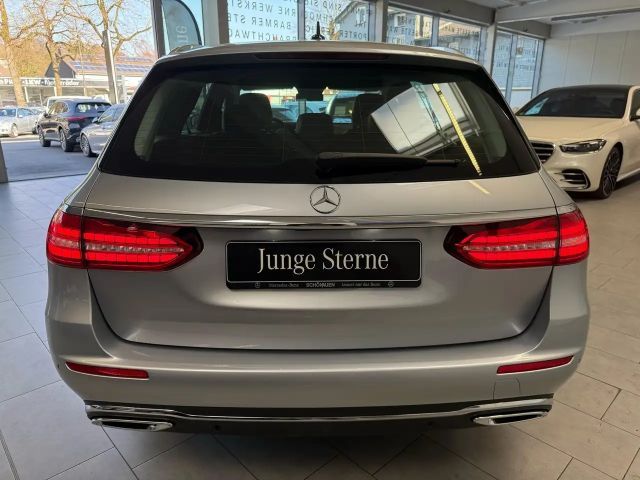 Mercedes-Benz E 220 AVANTGARDE E 220 d Estate