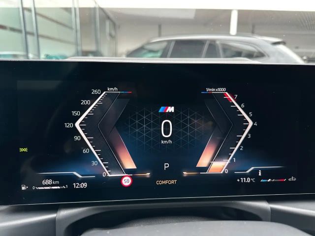 BMW 320 320i M-Sport Sedan