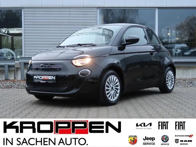 Fiat 500e MY23 Navi Carplay/Android Auto JBL *Allwetterreife