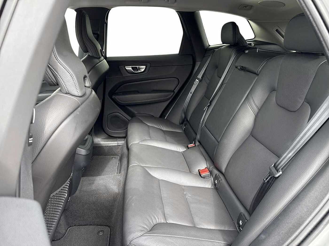 Volvo XC60 Dark Plus