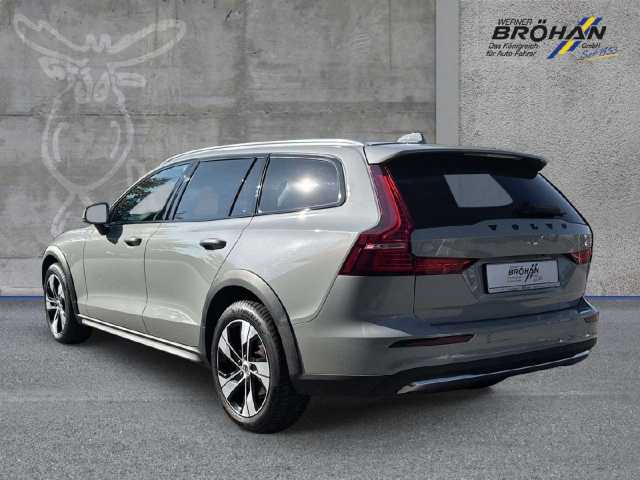 Volvo V60 Cross Country AWD Plus