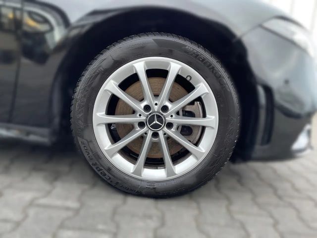 Mercedes-Benz A 250 A 250 e AMG Line