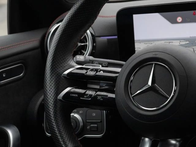 Mercedes-Benz CLA 200 AMG Line Shooting Brake
