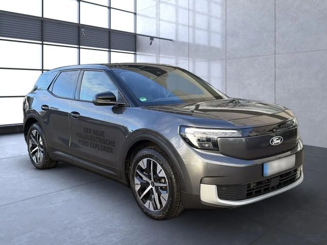 Ford Explorer Premium RWD