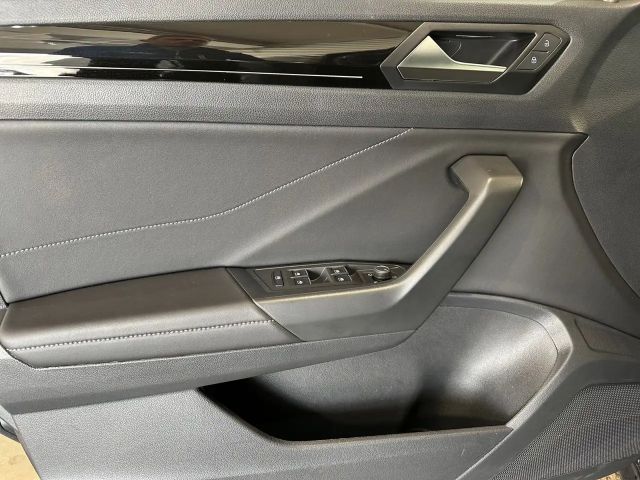 Volkswagen T-Roc 1.5 TSI DSG R-Line