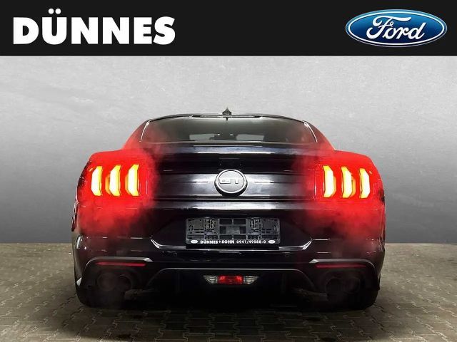 Ford Mustang Fastback GT 5.0 V8