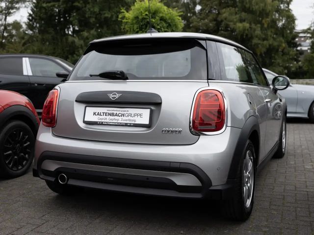 MINI Cooper Essential Trim FACEL. LED SHZ PDC