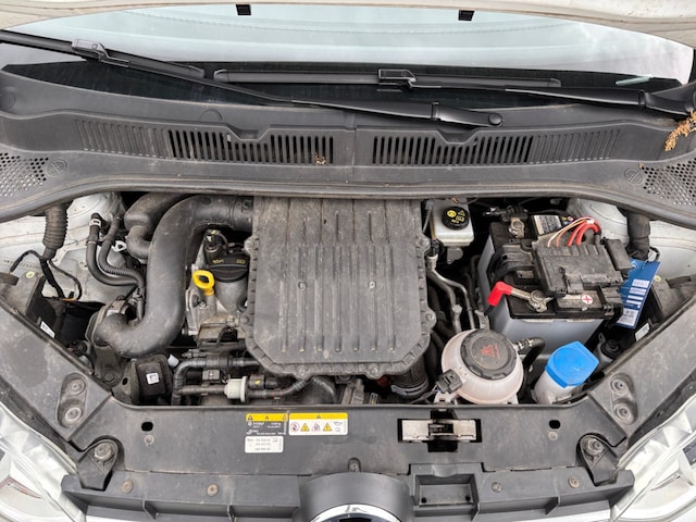 Volkswagen up! Active