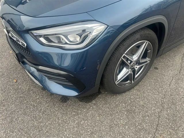Mercedes-Benz GLA 200 GLA 200 d