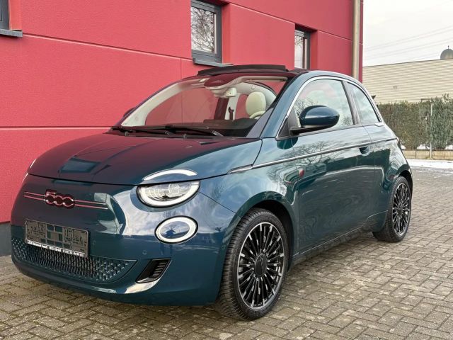 Fiat 500e La Prima