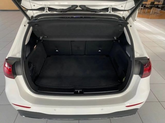 Mercedes-Benz B 200 Progressive Sedan