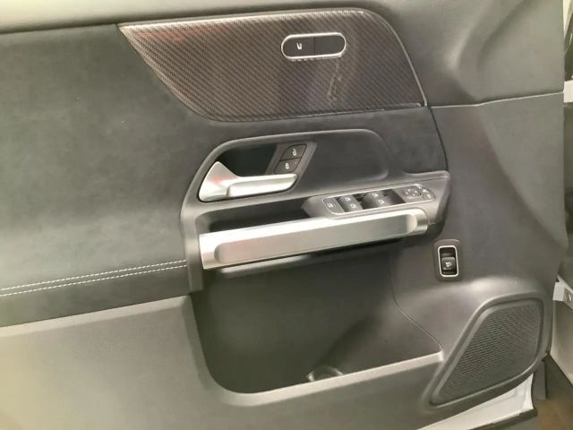 Mercedes-Benz GLB 220 4MATIC AMG Line