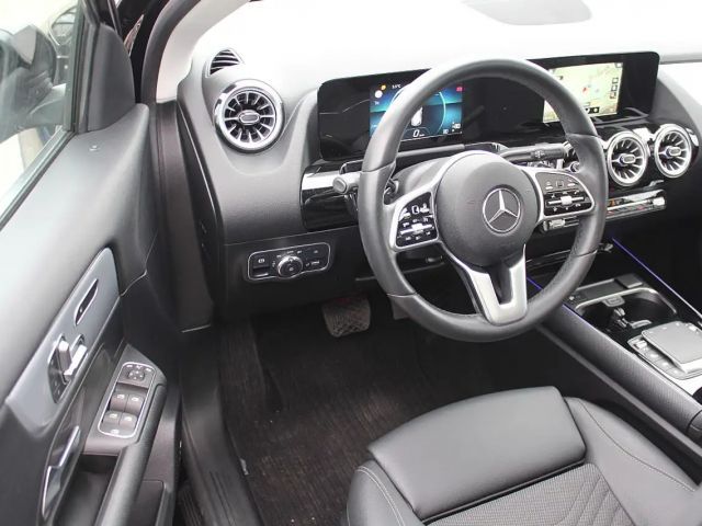 Mercedes-Benz GLA 200 4MATIC GLA 200 d