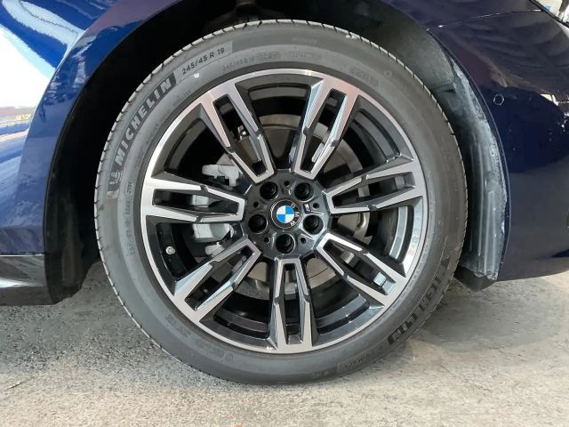 BMW 520 520i M-Sport Sedan