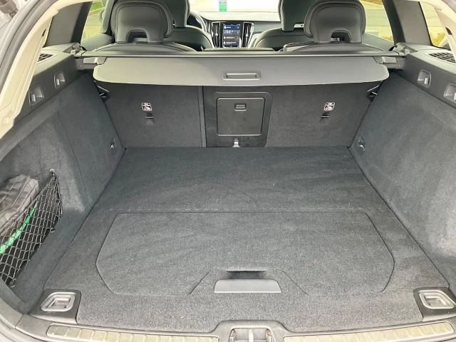 Volvo V60 Cross Country AWD Plus