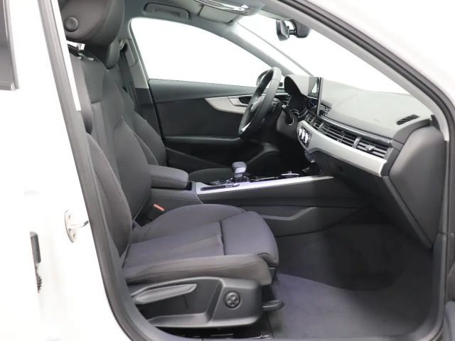 Audi A4 40 TFSI Avant S-Tronic