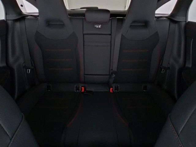 Mercedes-Benz CLA 200 AMG Line Shooting Brake