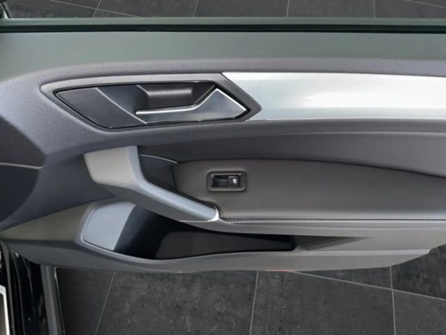 Volkswagen Touran IQ.Drive Pro R-Line