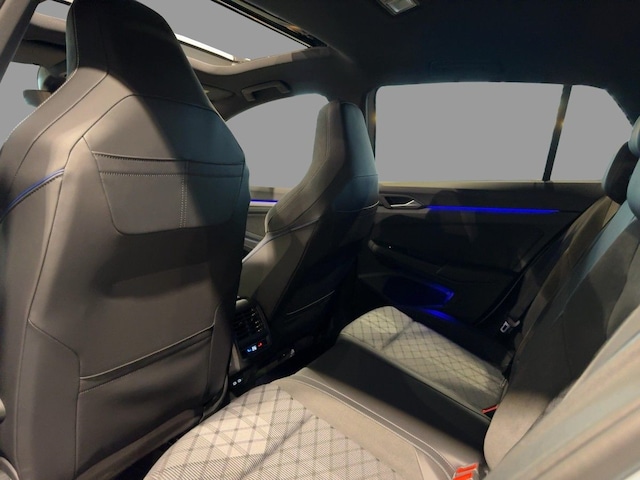 Volkswagen Golf 2.0 TDI DSG Golf VIII R-Line