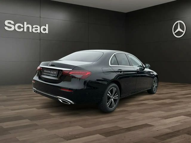 Mercedes-Benz E 200 AVANTGARDE Sedan