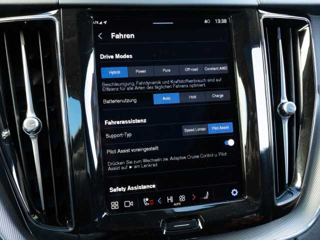 Volvo XC60 AWD R-Design Recharge