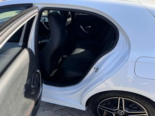 Mercedes-Benz A 200 AMG Line