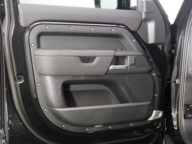 Land Rover Defender SE