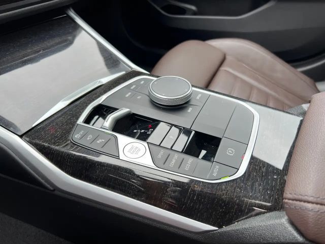 BMW 320 320d M-Sport Sedan xDrive