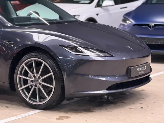 Tesla Model 3 AWD Long Range