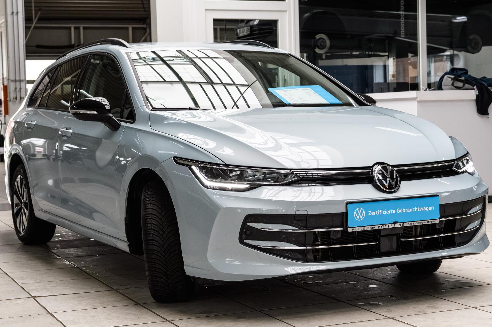 Volkswagen Golf 1.5 eTSI DSG Golf VIII Variant