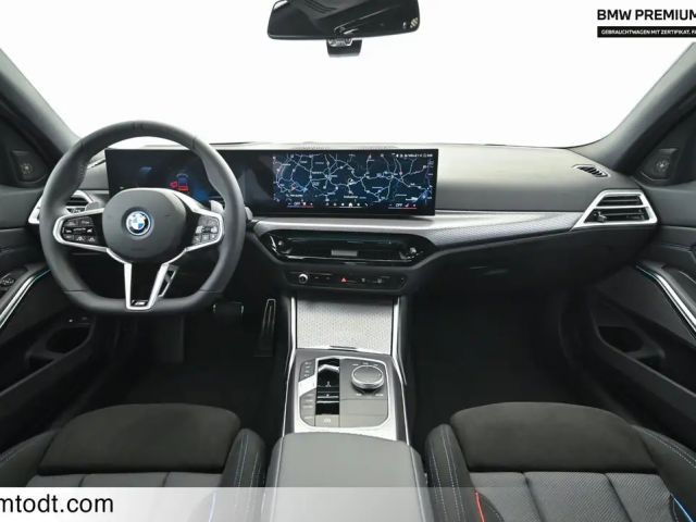 BMW 330 330e M-Sport xDrive