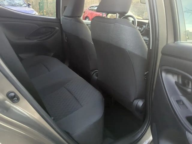 Toyota Yaris Hatchback Team D