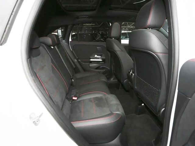 Mercedes-Benz GLA 200 AMG Line