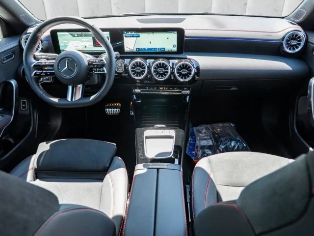 Mercedes-Benz CLA 200 AMG Line Coupé